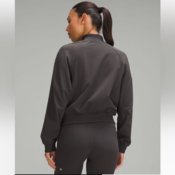 🌟NEW🌟Lululemon🌟Wunder Train Track Jacket Twill Graphite Grey - Picture 2 of 4
